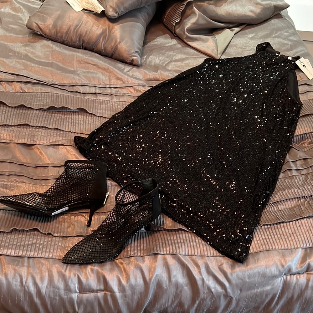 NWT  ✨ party look (dress in size S, pretty baggy and shoes in size 9)